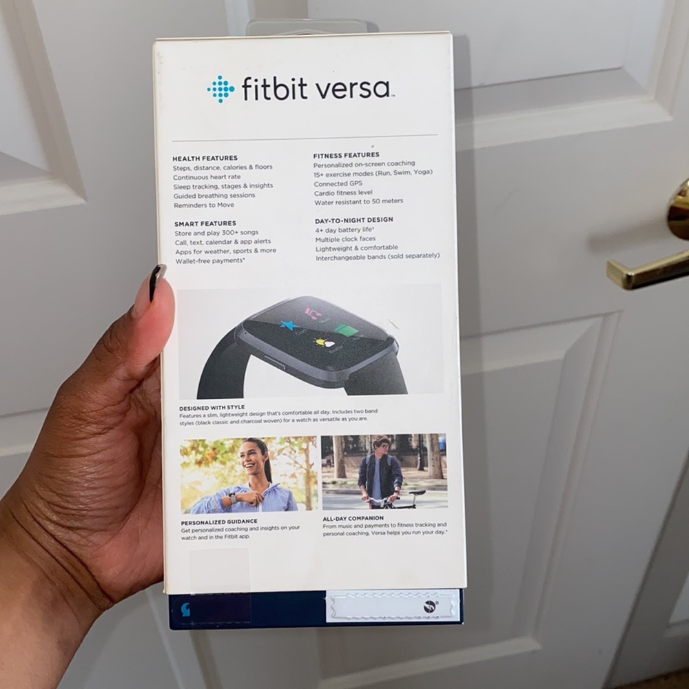 Fitbit versa- NEW NEW - Picture 3 of 5